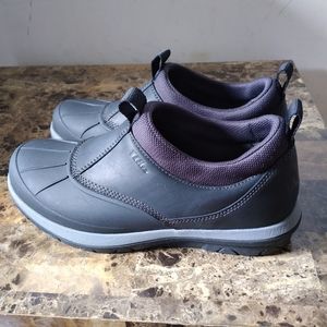 LLBean womens waterproof slip on shoes size 8m